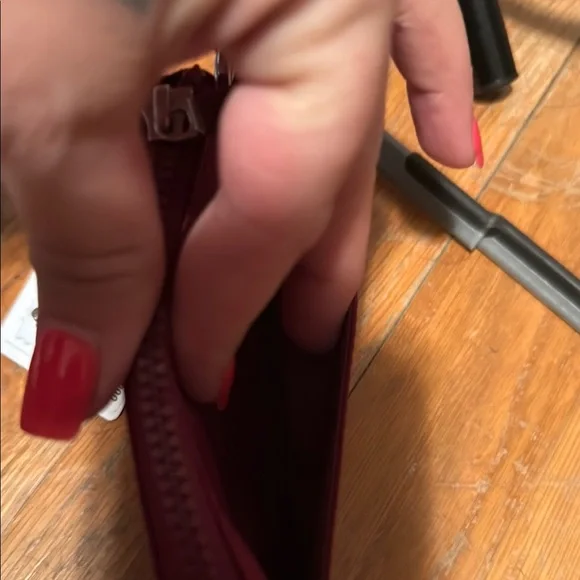 Lululemon NWT Card pouch - Picture 2 of 4